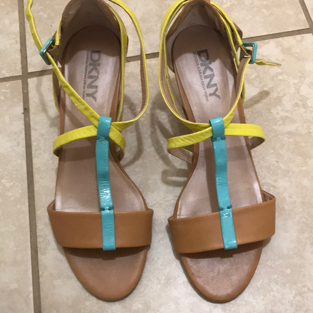 DKNY Beige Multi Leather Sandals 8.5